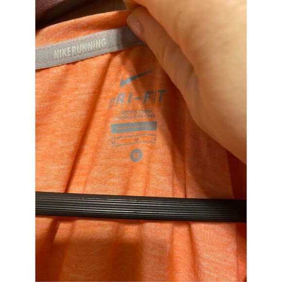 Nike Medium dri-fit running active wear orange t-shirt zipper pocket women’s - Picture 3 of 7
